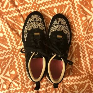 Embroidered Nike Air Max Thea